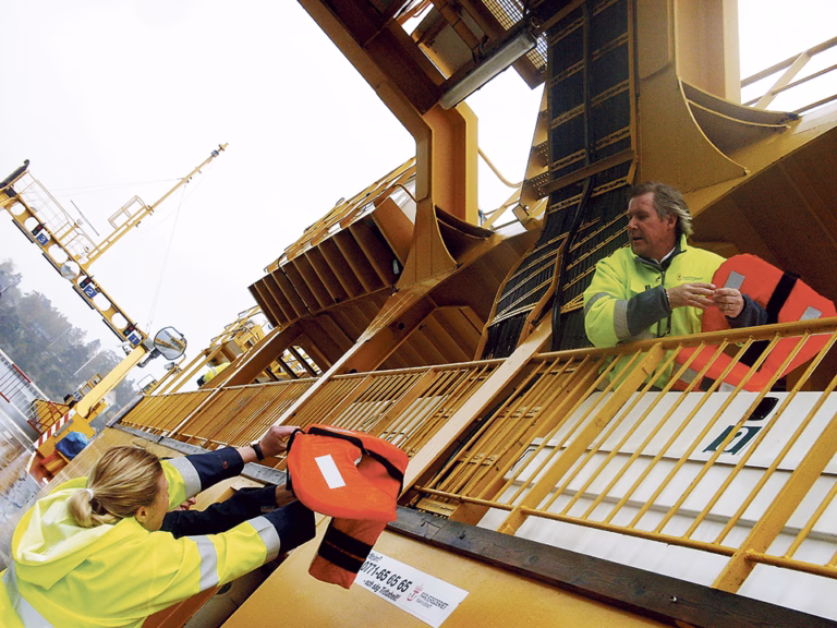 Drill och disciplin höjer säkerheten ombord
