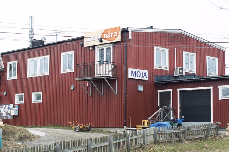 Möjaförening stäms i tingsrätten