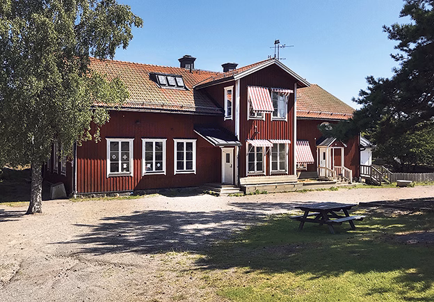 (S) kräver att skolbeslut lyfts