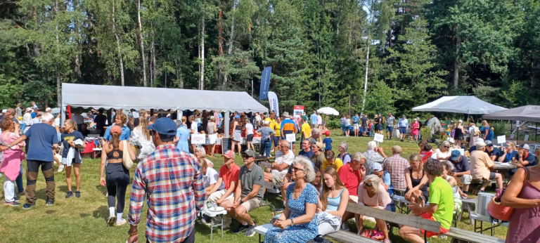 Ö-dagar lockade hundratals