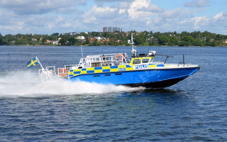 Kvinna avliden efter båtolycka